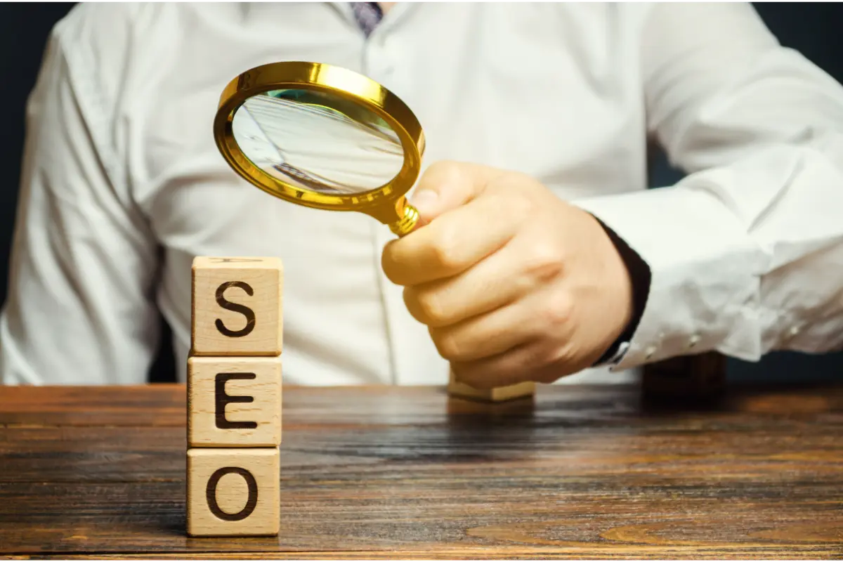 Google renforce sa répression contre les sites qui publient du contenu « SEO parasite »