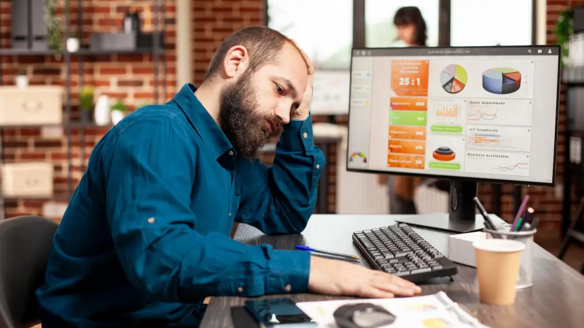 Pourquoi ton contenu “optimisé” ne convertit plus (et comment le ré-humaniser)